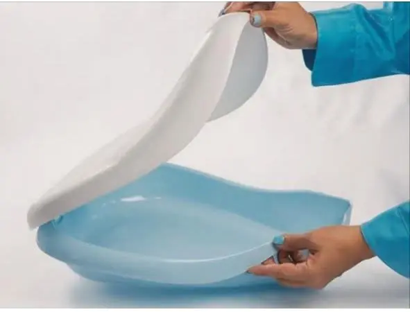 Xino Ergonomic Bedpan, view 3