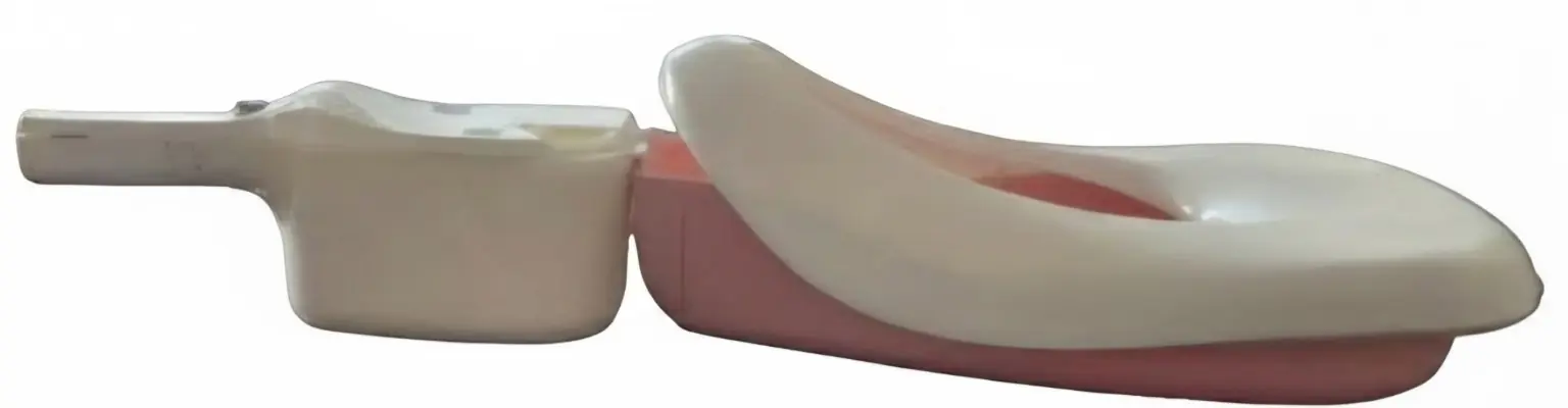 Xino Ergonomic Bedpan, view 7